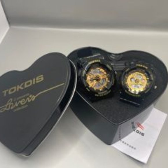 TWO New Watches  FREE Heart Shape DISPLAY CASE - Picture 1 of 16